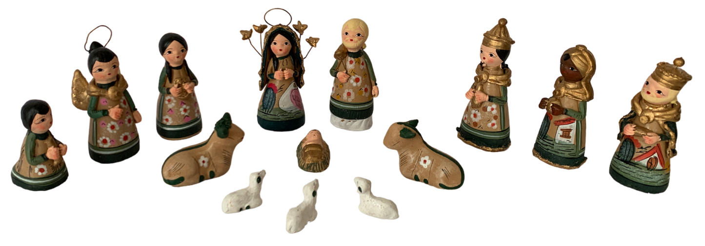 Crèche moyenne 14 santons, verte fonçée (11 cm).