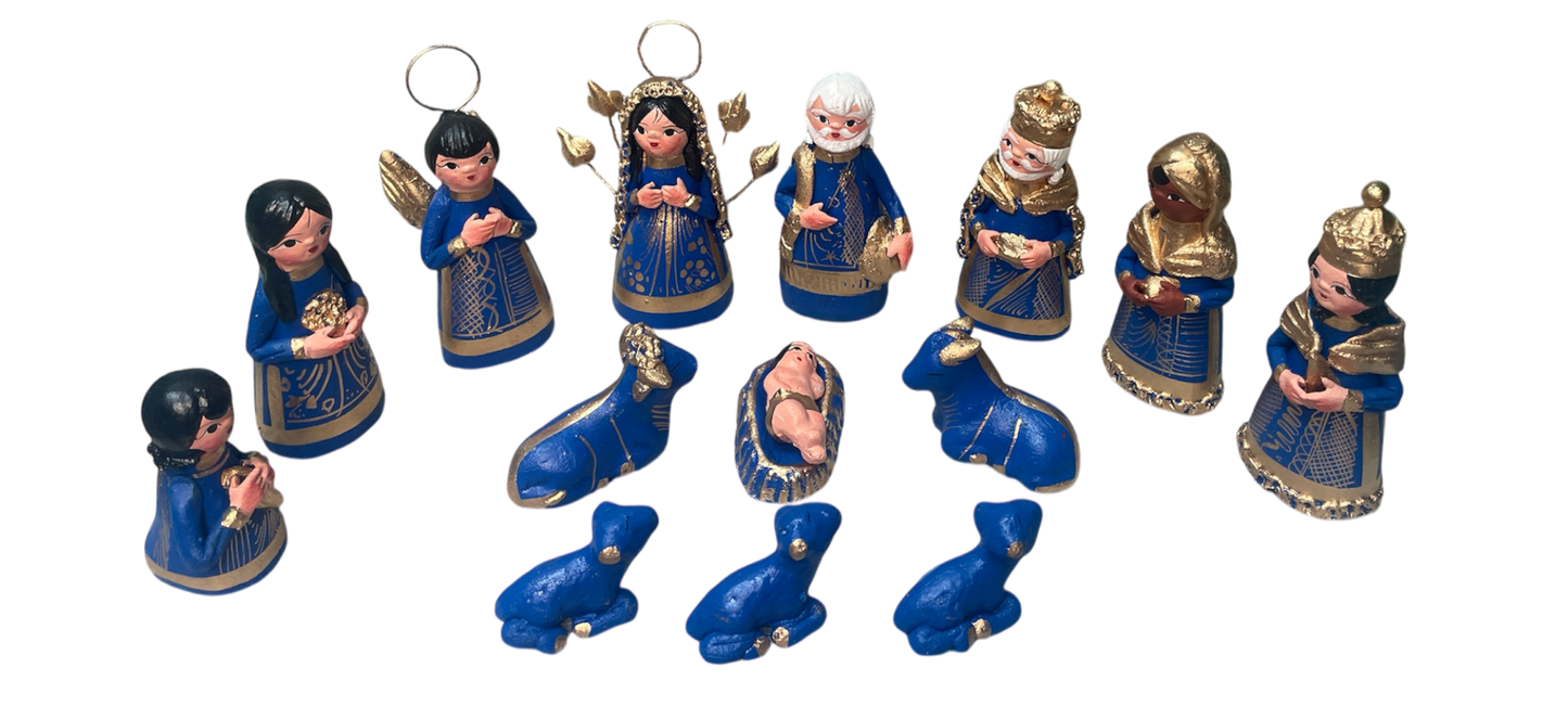 Crèche moyenne 14 santons, bleue et dorée (11 cm).